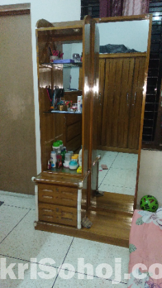 সেগুন কাঠের ড্রেসিং টেবিল